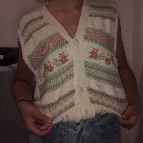 granny style top (floral) - Picture 10 of 10